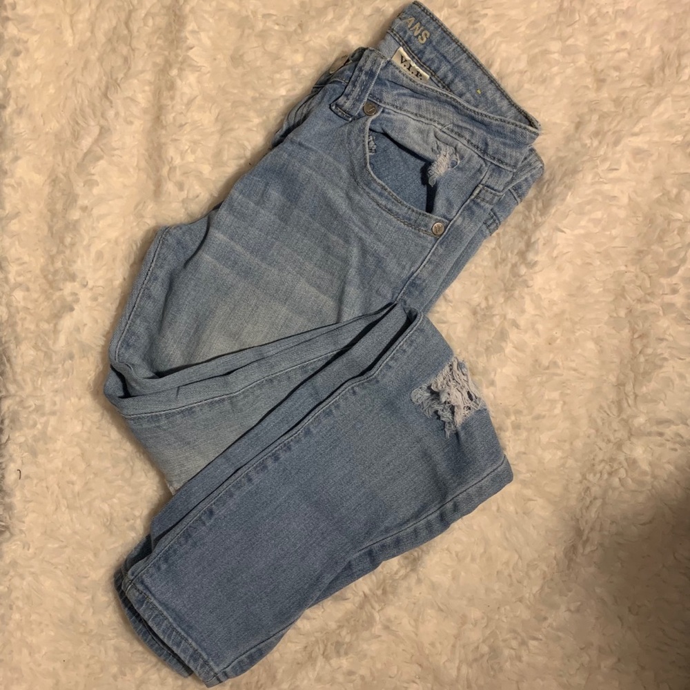 Women’s Ripped Jeans. Size 3/4.